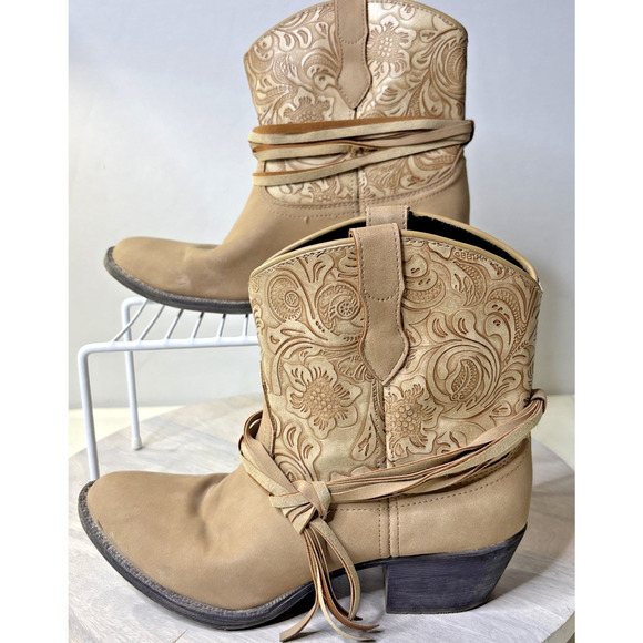dingo Shoes - Dingo Western Ankle Boots Womens Size 7.5 Tan Leather Embroidered Cowboy